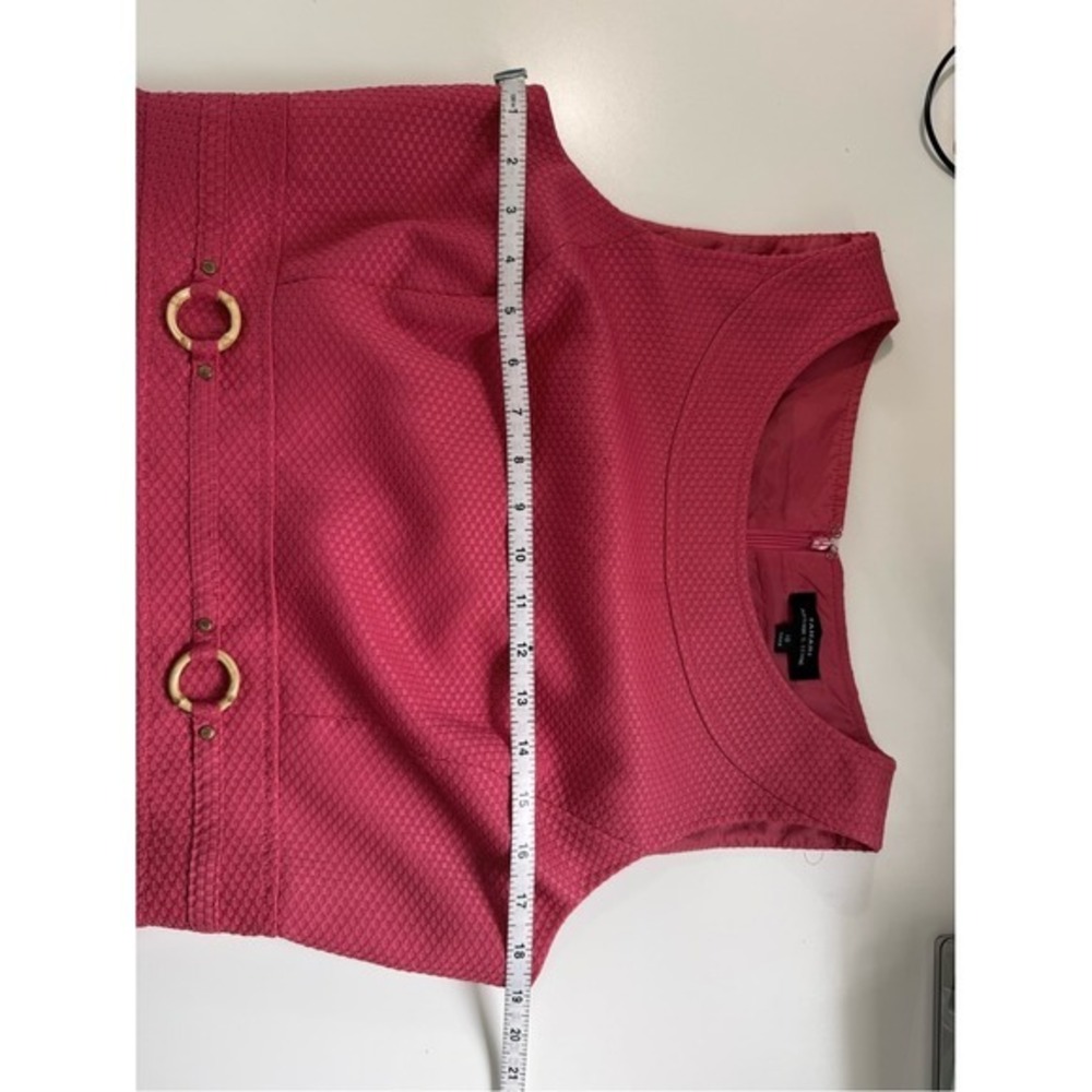 Tahari Arthur S. Levine Fuchsia Pink Textured Sheath Dress Belt Accents 10 - Picture 13 of 15